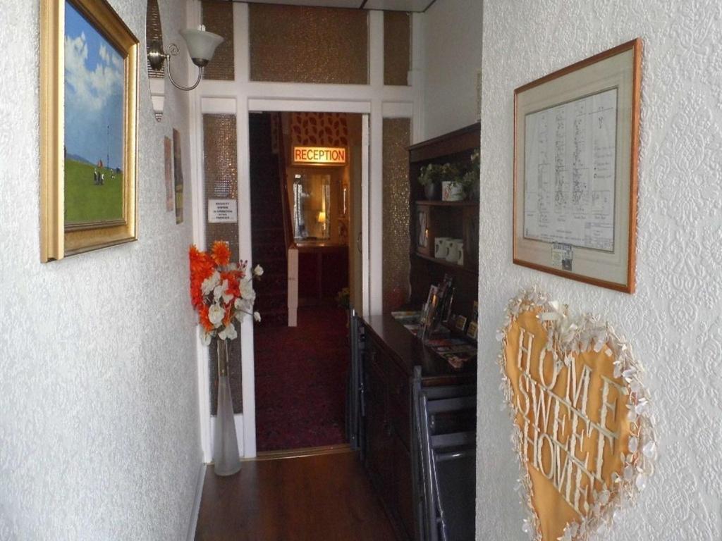 The Pembroke Hotel Блекпул Екстериор снимка